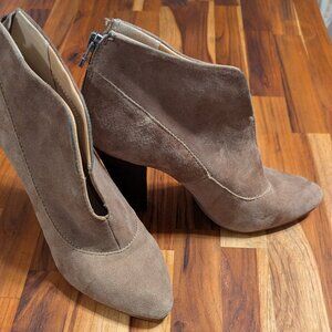 Steve Madden Brown Suede Boots Size 9.5